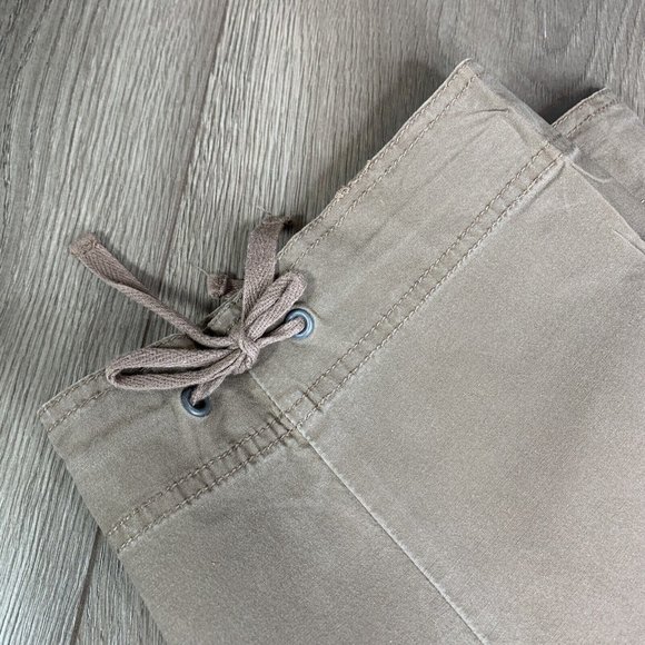 Coldwater Creek Capri Pants Womens 12 Bown Solid Zip Snap Close Drawstring Cuff - Picture 3 of 9